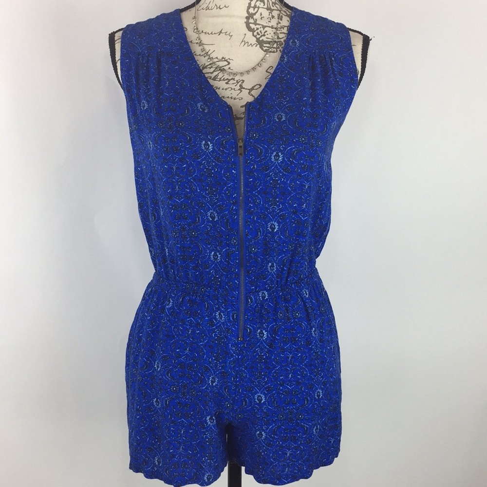 Attention Blue Printed Romper size xS